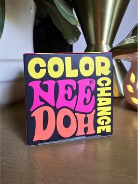 NIB Schylling Needoh Color Change BLUE